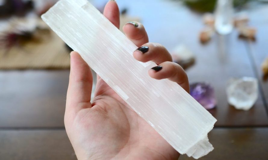 How to Cleanse Selenite