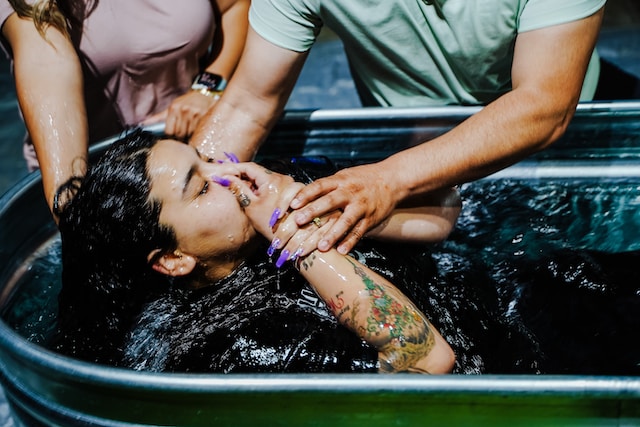 In 2019, the most people were baptized in one day, counting 18,272